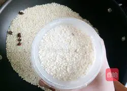 Illustration of how to make steamed pork with vermicelli 15