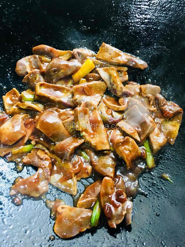 大火快速翻炒15秒