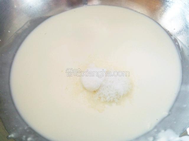 淡奶油里加少许糖 打发