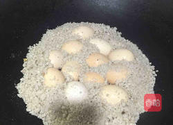 盐焗鸡蛋的做法图解2