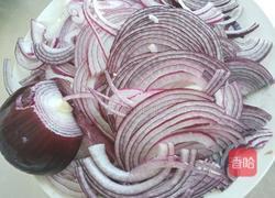 紫圆葱炒蛋的做法图解1