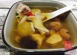 花胶瘦肉芡实桂圆汤的做法图解7