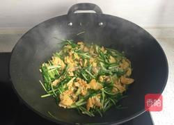蒜苗炒鸡蛋的做法图解5