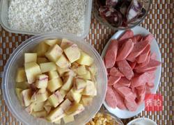 香肠土豆闷饭的做法图解1