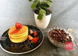 玉米奶香松饼的做法图解1