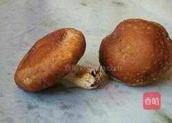 菠菜丸子汤的做法图解1