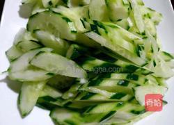 黄瓜炒蛋的做法图解1