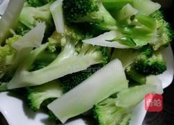 西兰花炒肉的做法图解4