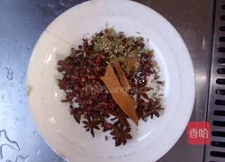 蒸包(白菜五花肉馅)的做法图解2