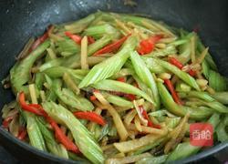 西芹瘦肉炒土豆的做法图解11