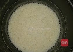 菠萝糯米饭的做法图解1