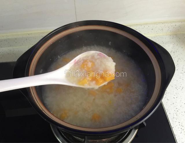 粥浓稠关火即可。