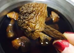 松茸菌瑶柱菜干猪骨汤的做法图解2