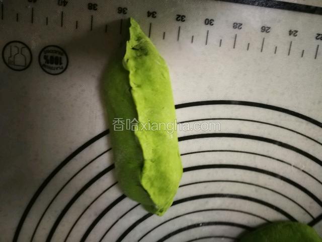 边缘包好。