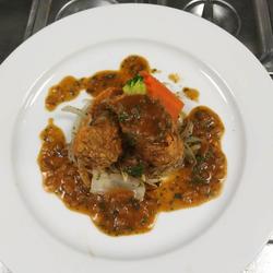 红酒洋葱脆鸡卷