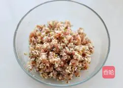 香菇糯米珍珠丸子的做法图解8