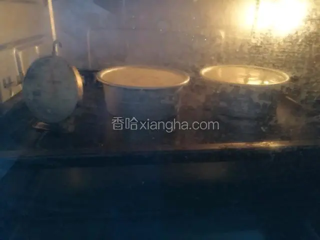 放入提前预热好的烤箱烤30分钟