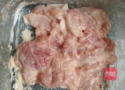 芹菜炒肉丝的做法图解3