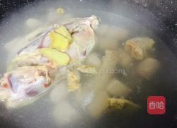 海底椰花胶瘦肉汤的做法图解4