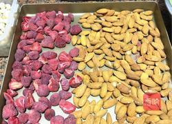 粉色少女心双莓雪花酥(熬糖版)的做法图解4