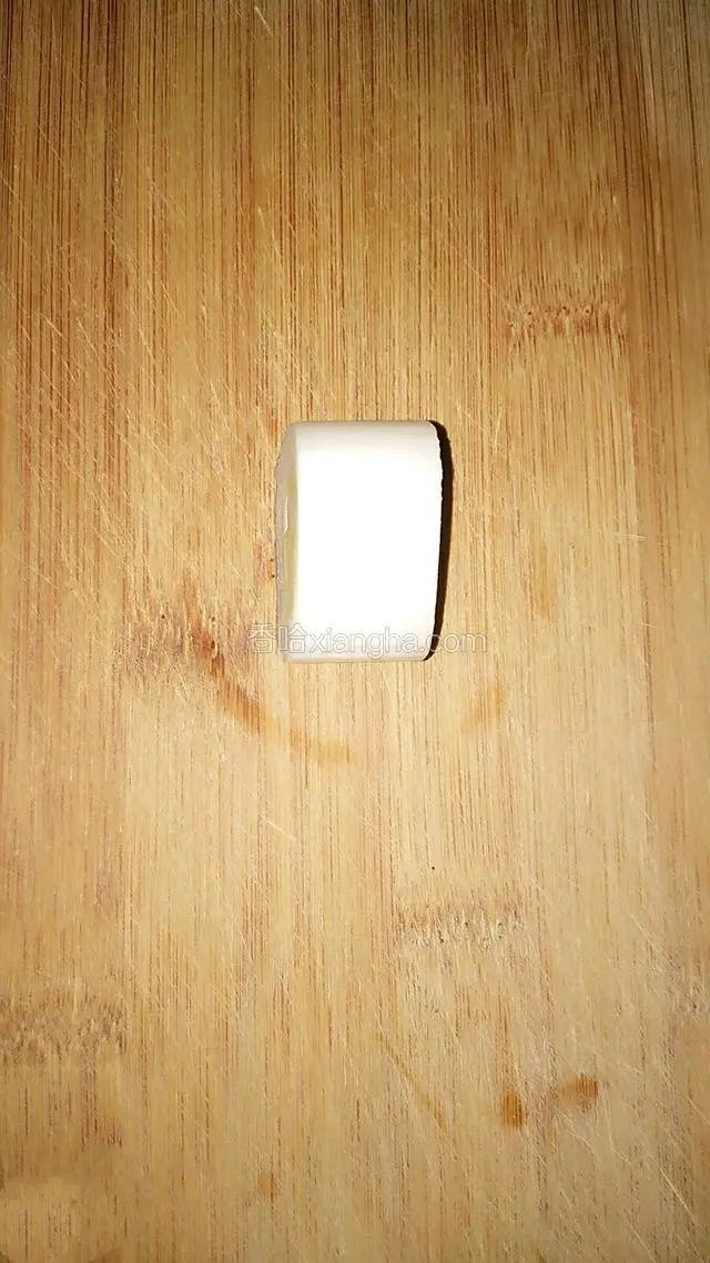 葱去皮洗净