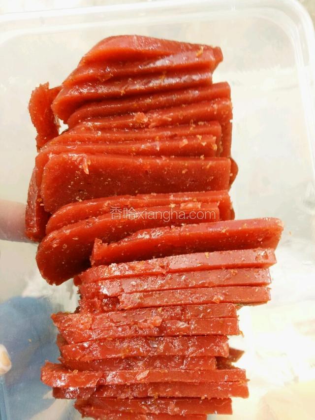 山楂切片备用