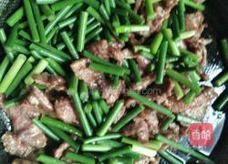 蒜苔炒牛肉的做法图解5