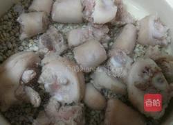 薏米猪尾巴汤的做法图解4