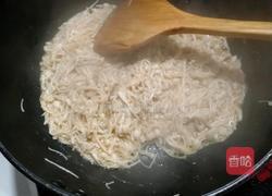 白菜伴金针的做法图解10