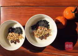 坚果蓝莓酸奶的做法图解4