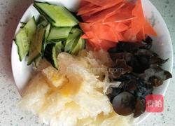 银耳小炒的做法图解1