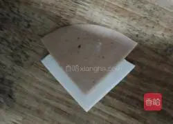 Illustration of how to make petals and flower rolls 5