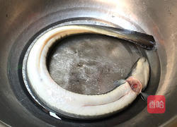 豉汁蒸白鳝的做法图解2