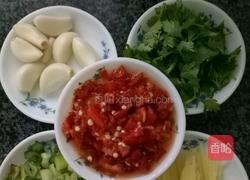 咸鱼蒸茄子的做法图解1