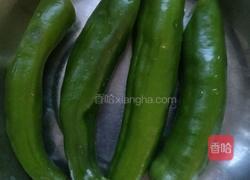 尖椒肉片的做法图解1