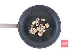 里昂白葡萄酒烩鸡肉的做法图解2