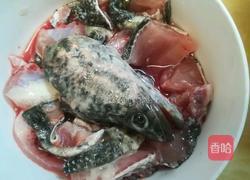 酸菜鱼的做法图解1