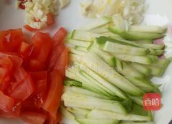 西红柿炒西葫芦的做法图解1