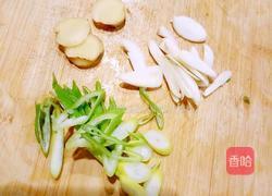 带鱼炖茼蒿的做法图解3