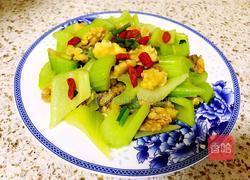 核桃仁炒西芹的做法图解13