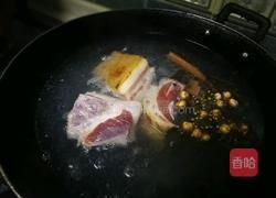 蒜泥白肉的做法图解2