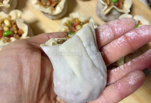 卖虎口收紧
