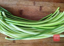 蒜薹炒腊肉的做法图解1