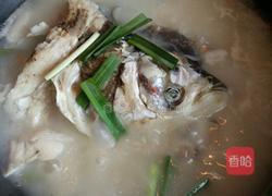 蘑菇花鲢鱼头汤的做法图解9