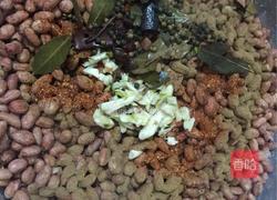 蒜香花生米（炒制）的做法图解3