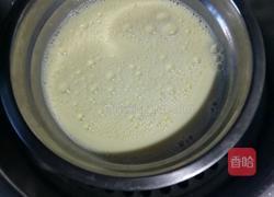 牛奶蒸蛋的做法图解3