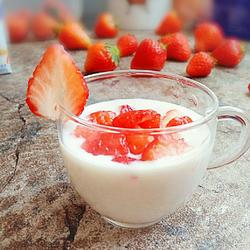 草莓酸奶杯的做法[图]