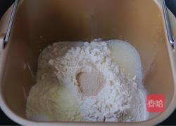 奶香美乃滋餐包的做法图解2