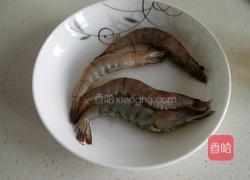 鲜虾翡翠白玉汤的做法图解2