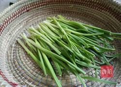 香辣青蒜苗炒豆腐的做法图解2